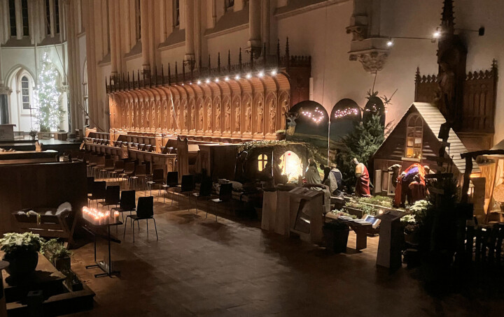 De kinderviering Kindje Wiegen staat bol van de feestelijke kerstliedjes en een mooi verhaal.