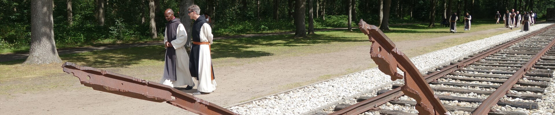 Broeders bezoeken Kamp Westerbork