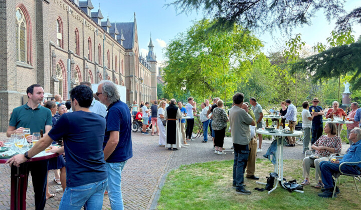 Verbondenheid tijdens jaarlijkse barbecue