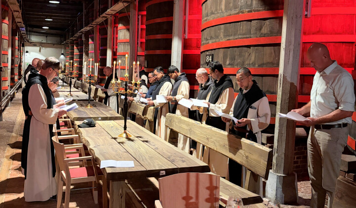 Broeders bezoeken Brouwerij Rodenbach (Roeselaere)