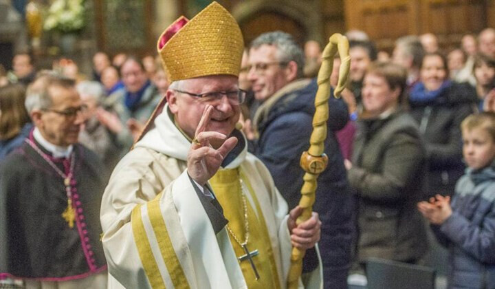 Dom Lode Van Hecke (Abdij van Orval) tot bisschop gewijd